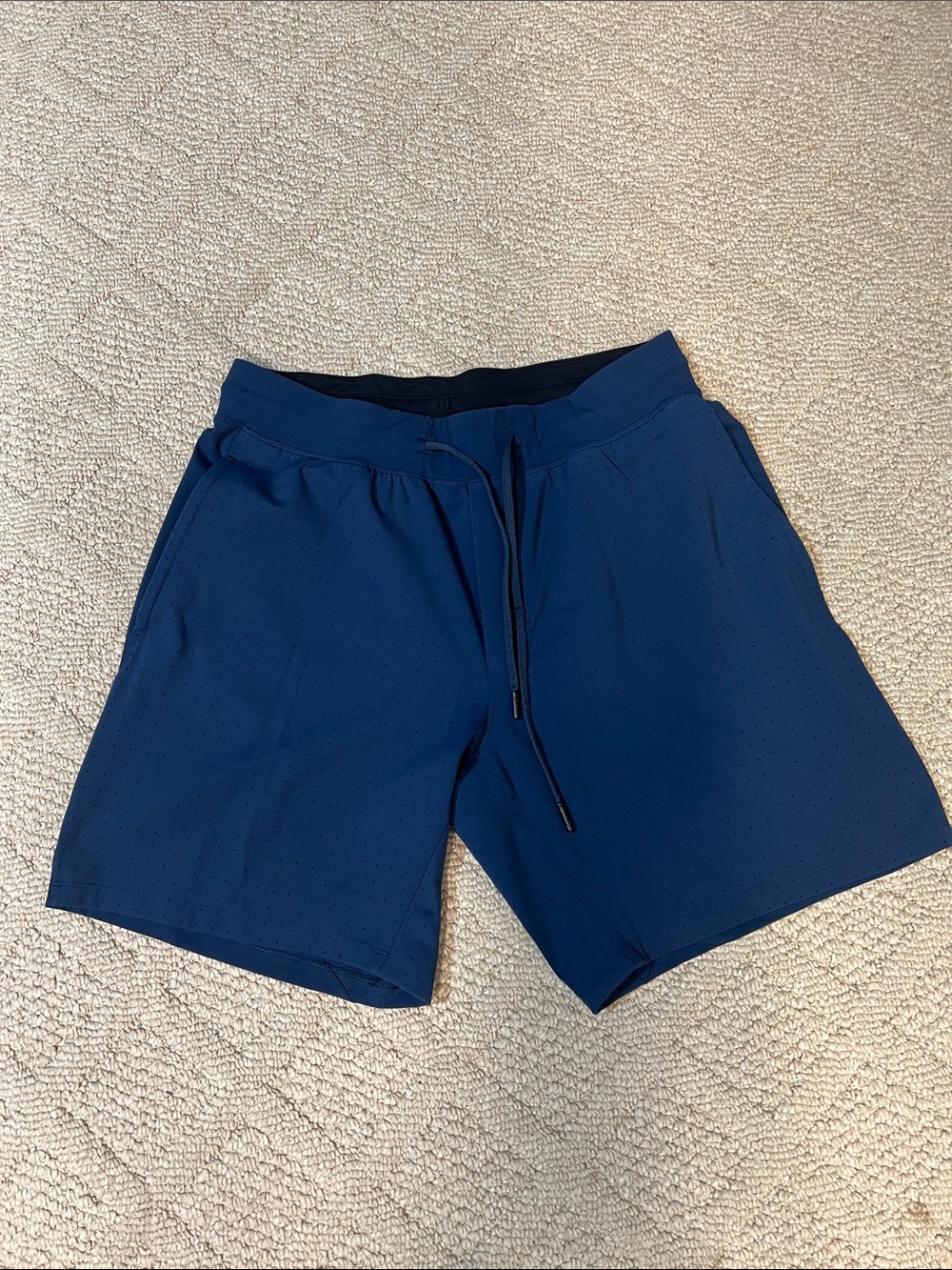 Lululemon Men’s Navy Blue Performance Training Shorts 37waist